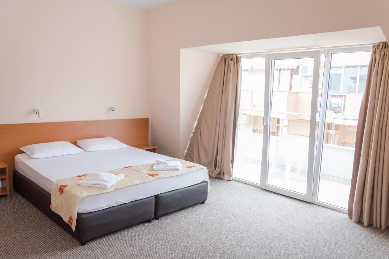 Hotel Eva Ravda Dış mekan fotoğraf
