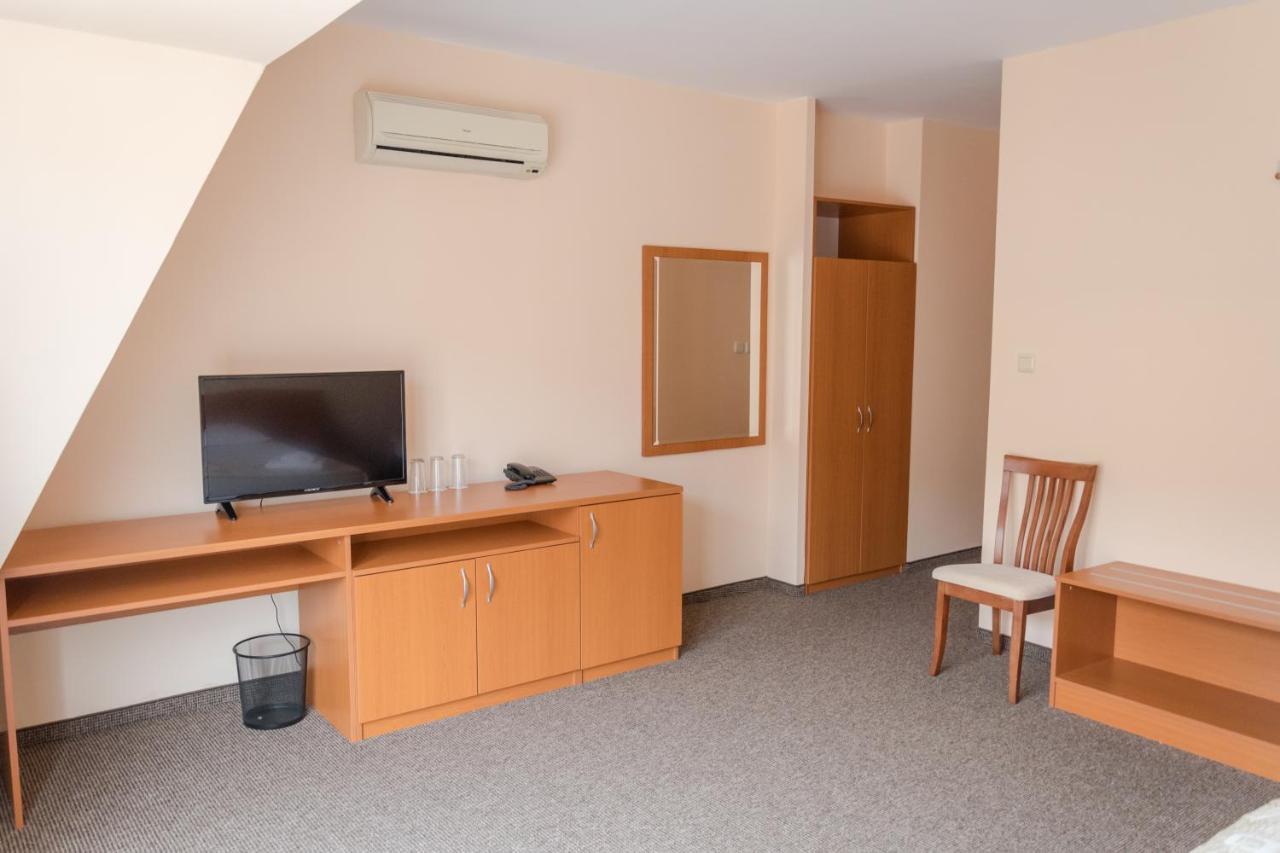 Hotel Eva Ravda Dış mekan fotoğraf