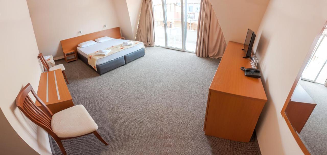 Hotel Eva Ravda Dış mekan fotoğraf