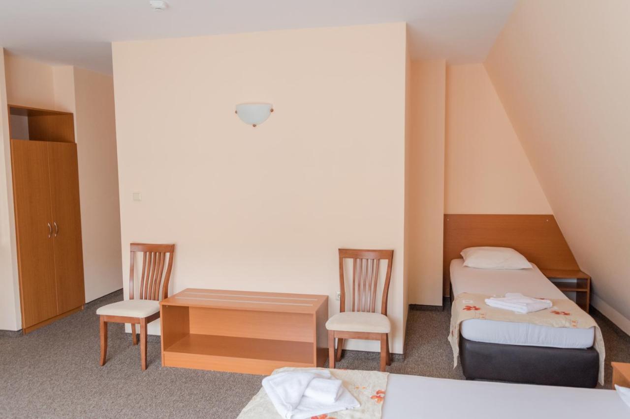 Hotel Eva Ravda Dış mekan fotoğraf