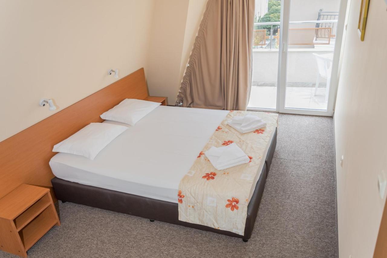 Hotel Eva Ravda Dış mekan fotoğraf