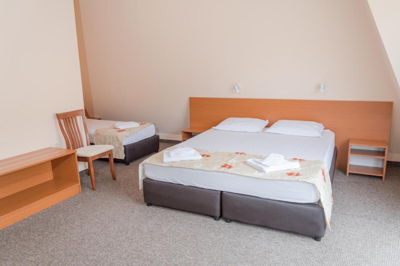 Hotel Eva Ravda Dış mekan fotoğraf