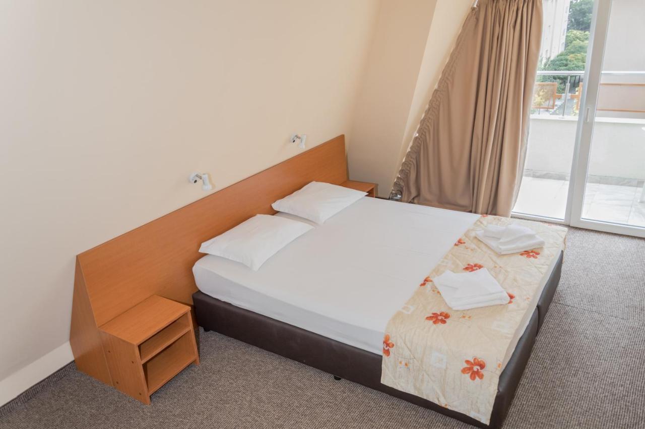 Hotel Eva Ravda Dış mekan fotoğraf