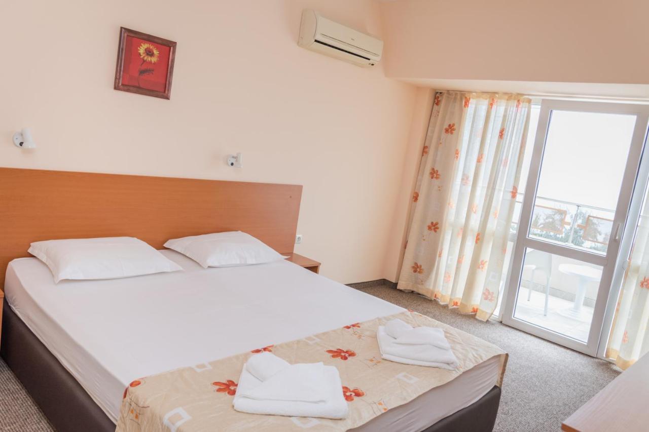 Hotel Eva Ravda Dış mekan fotoğraf