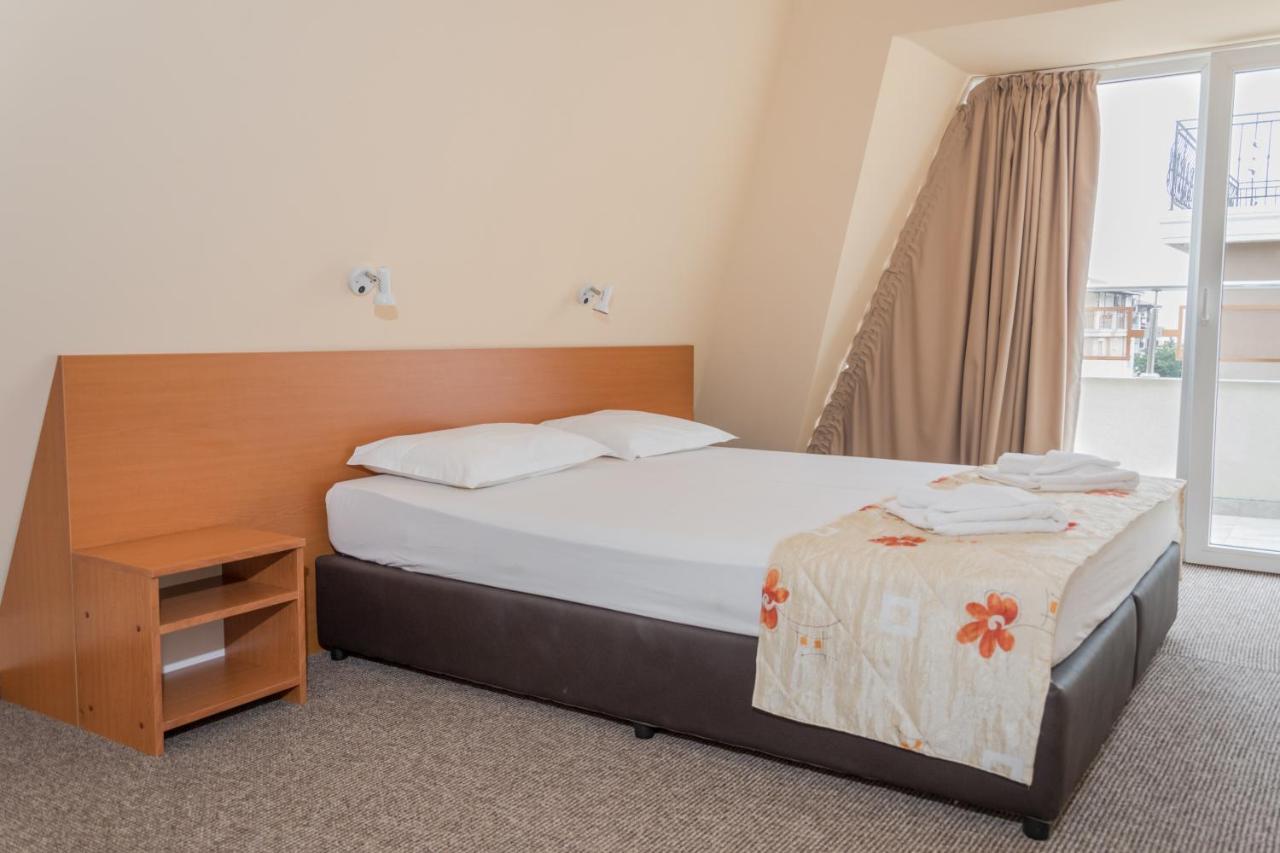 Hotel Eva Ravda Dış mekan fotoğraf