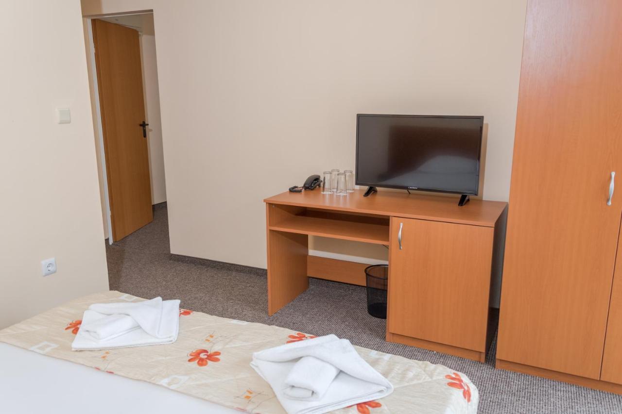 Hotel Eva Ravda Dış mekan fotoğraf