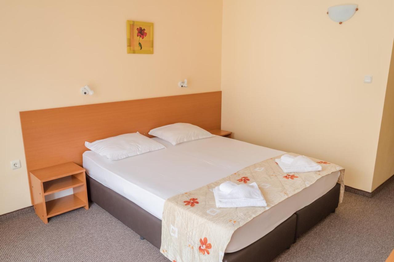 Hotel Eva Ravda Dış mekan fotoğraf