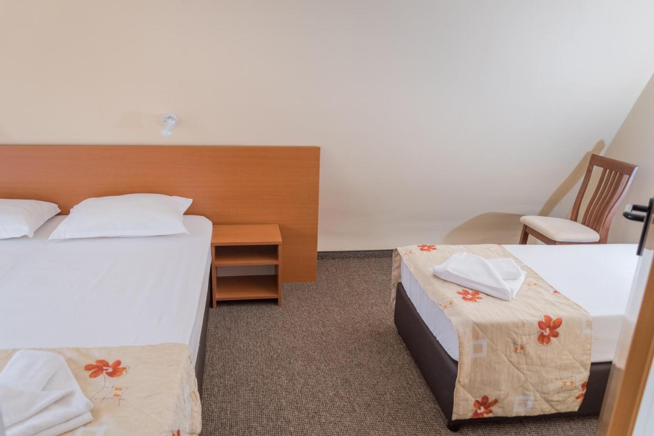 Hotel Eva Ravda Dış mekan fotoğraf