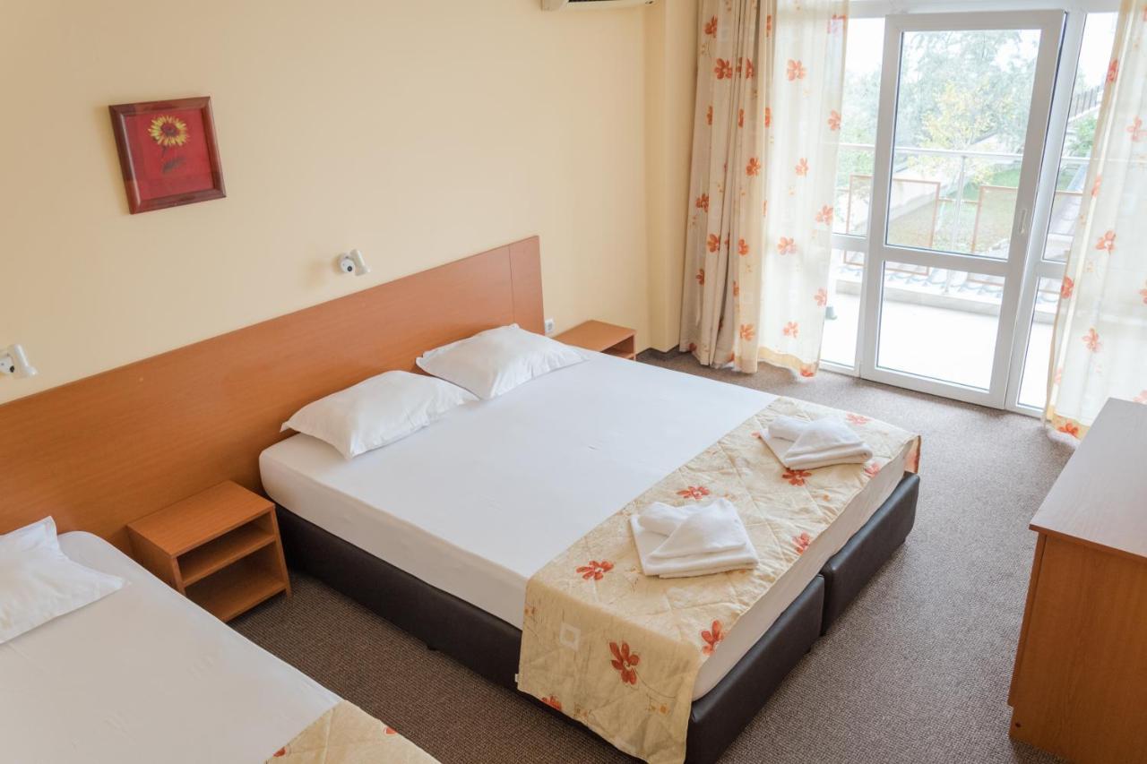 Hotel Eva Ravda Dış mekan fotoğraf