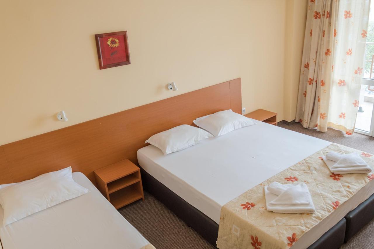 Hotel Eva Ravda Dış mekan fotoğraf