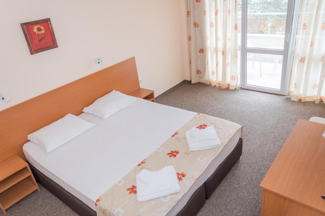 Hotel Eva Ravda Dış mekan fotoğraf