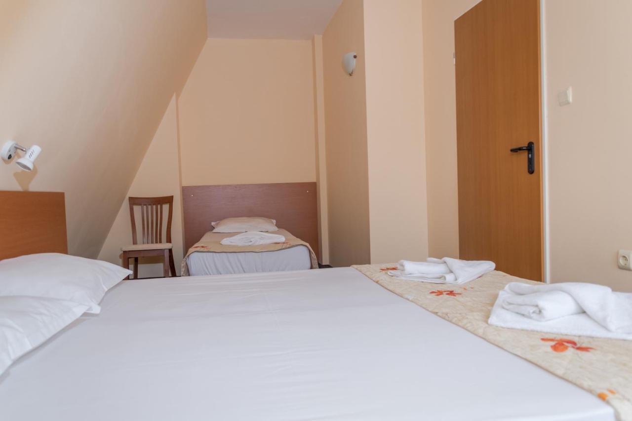 Hotel Eva Ravda Dış mekan fotoğraf