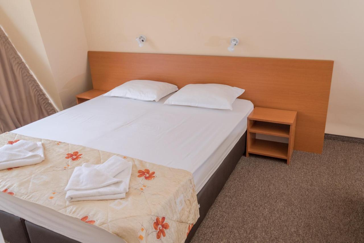Hotel Eva Ravda Dış mekan fotoğraf