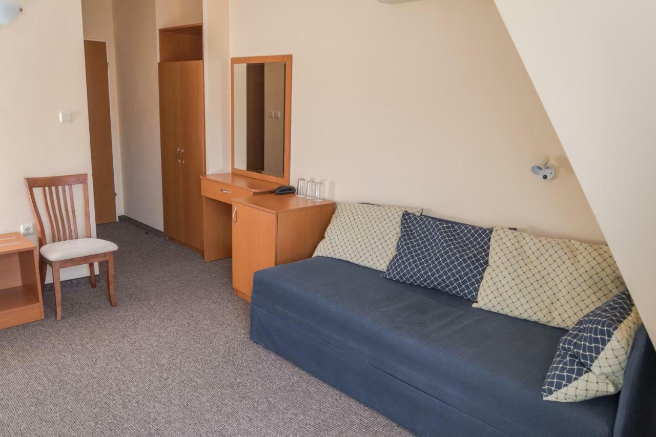 Hotel Eva Ravda Dış mekan fotoğraf